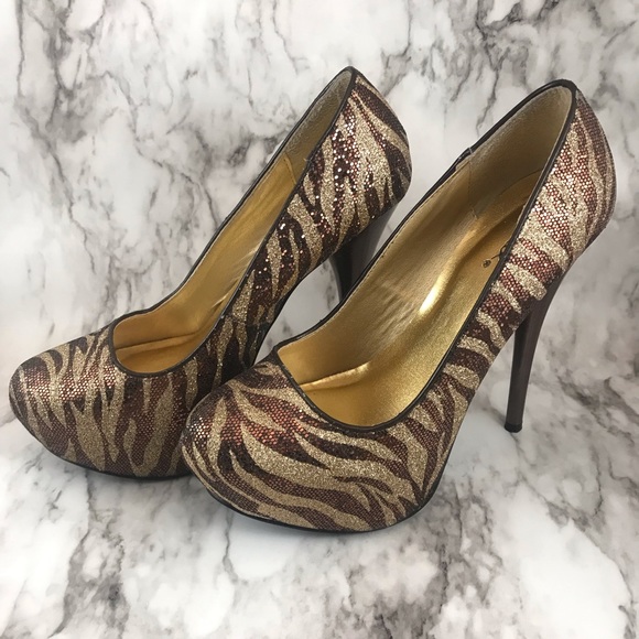 Qupid Glitter Tiger Print Closed Toe Heel - Picture 3 of 7